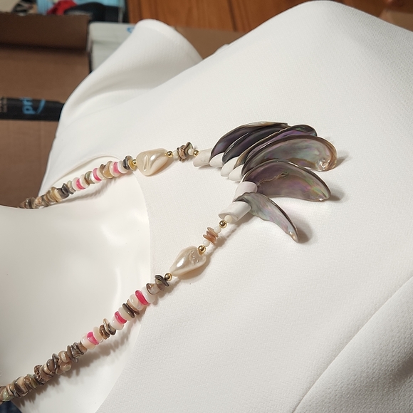 5/$25🌴Mermaid Beach Vibes Shell Necklace - Picture 4 of 6
